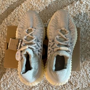 Yeezy Shoes Size 6